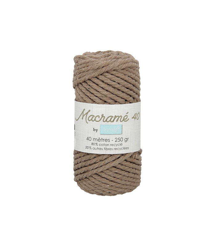 Pelote de fils macramé marron 40 m.
