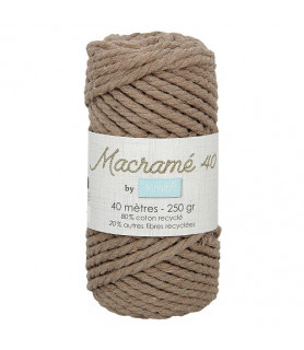 Pelote de fils macramé marron 40 m.